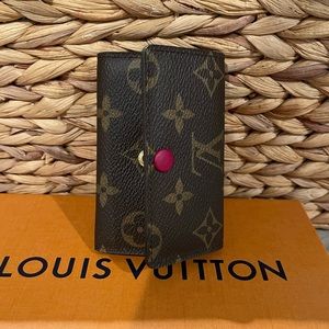 💖SOLD💖 Luis Vuitton 6 Key Holder